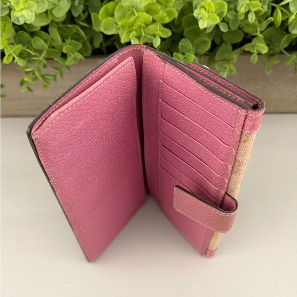 Gucci Wallet - Picture 11 of 16